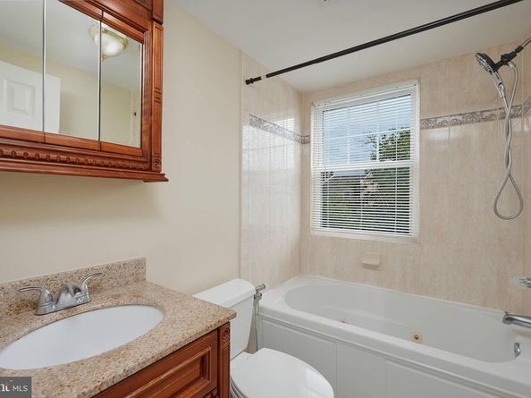 3876 9TH Street SE 302, Washington DC 20032