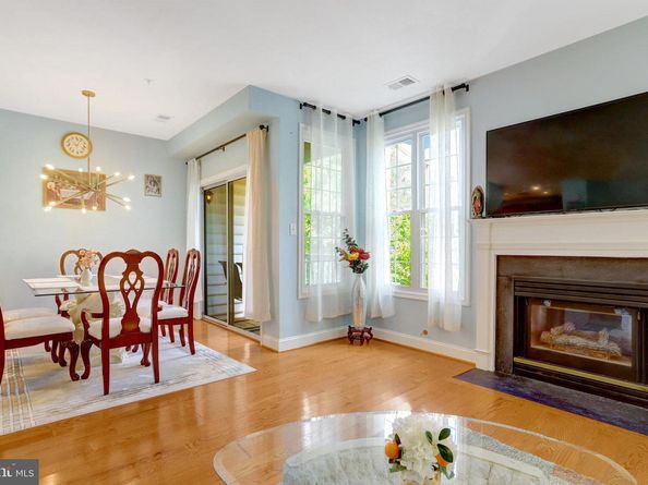 4667 Longstreet Lane 105, Alexandria VA 22311