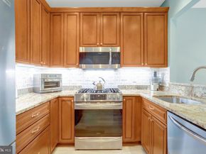 4667 Longstreet Lane 105, Alexandria VA 22311