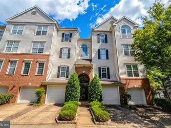 4667 Longstreet Lane
