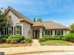 4667 Longstreet Lane 105, Alexandria VA 22311