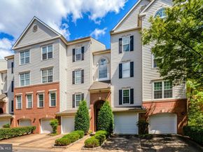 4667 Longstreet Lane 105, Alexandria VA 22311