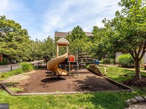 4667 Longstreet Lane 105, Alexandria VA 22311
