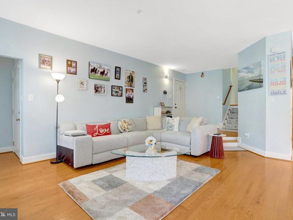 4667 Longstreet Lane 105, Alexandria VA 22311