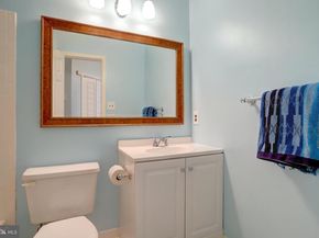 4667 Longstreet Lane 105, Alexandria VA 22311