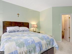 4667 Longstreet Lane 105, Alexandria VA 22311