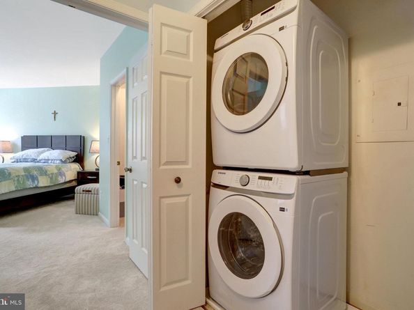 4667 Longstreet Lane 105, Alexandria VA 22311