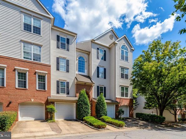 4667 Longstreet Lane 105, Alexandria VA 22311
