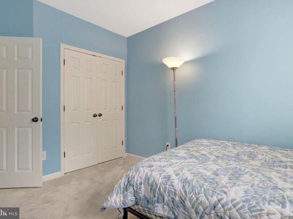 4667 Longstreet Lane 105, Alexandria VA 22311