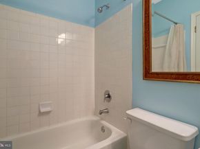 4667 Longstreet Lane 105, Alexandria VA 22311