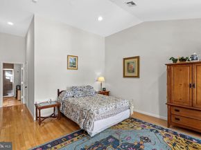 1233 N Howard Street, Philadelphia PA 19122