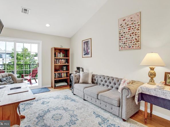 1233 N Howard Street, Philadelphia PA 19122