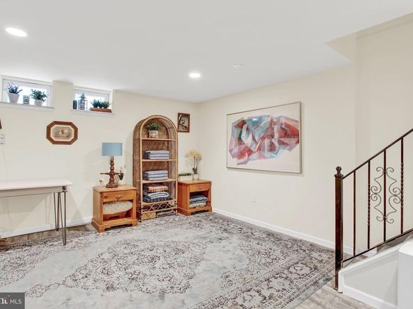 1233 N Howard Street, Philadelphia PA 19122