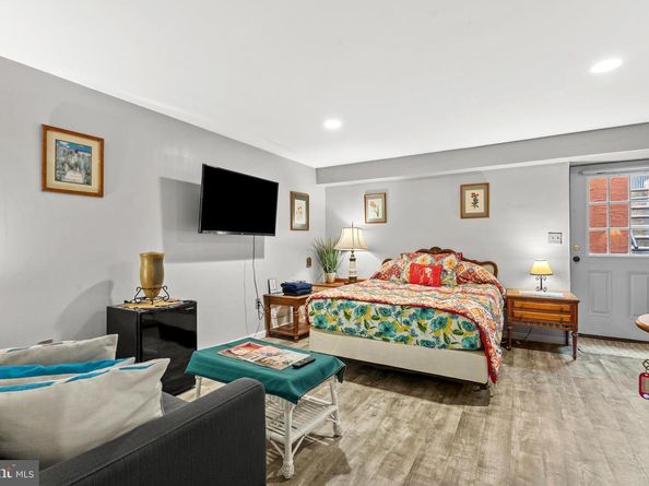 1233 N Howard Street, Philadelphia PA 19122