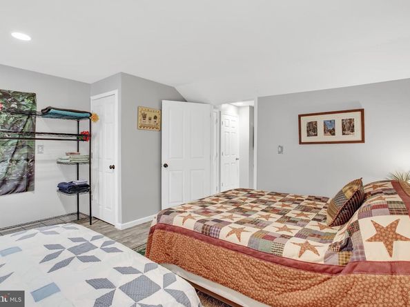 1233 N Howard Street, Philadelphia PA 19122