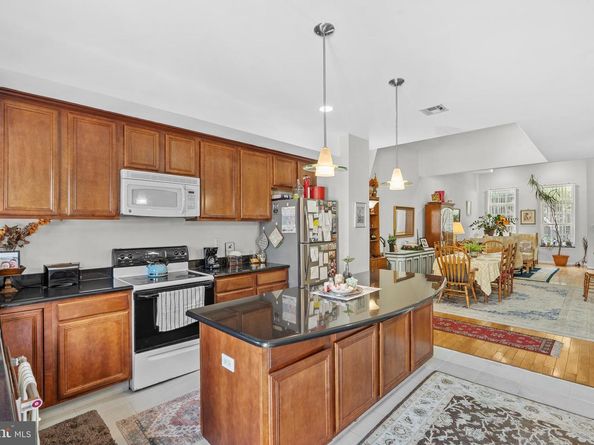 1233 N Howard Street, Philadelphia PA 19122
