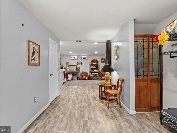 1233 N Howard Street, Philadelphia PA 19122
