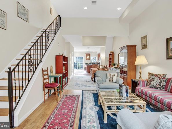 1233 N Howard Street, Philadelphia PA 19122