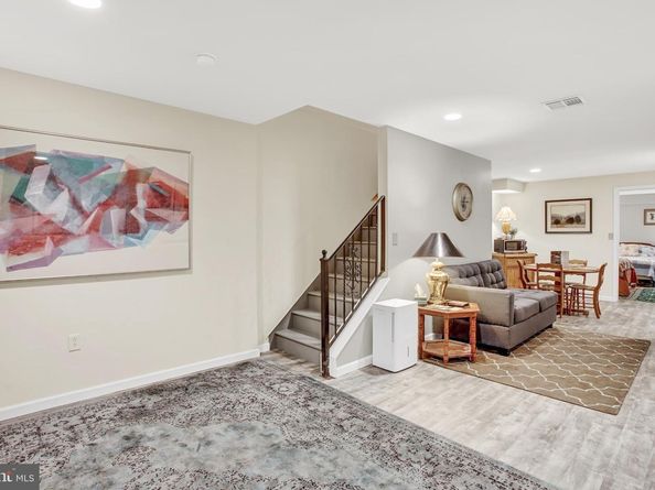 1233 N Howard Street, Philadelphia PA 19122