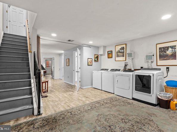 1233 N Howard Street, Philadelphia PA 19122