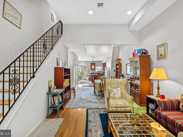 1233 N Howard Street, Philadelphia PA 19122