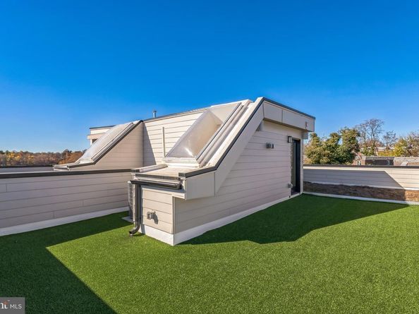 202 Kalos Street, Philadelphia PA 19128