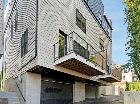 202 Kalos Street, Philadelphia PA 19128