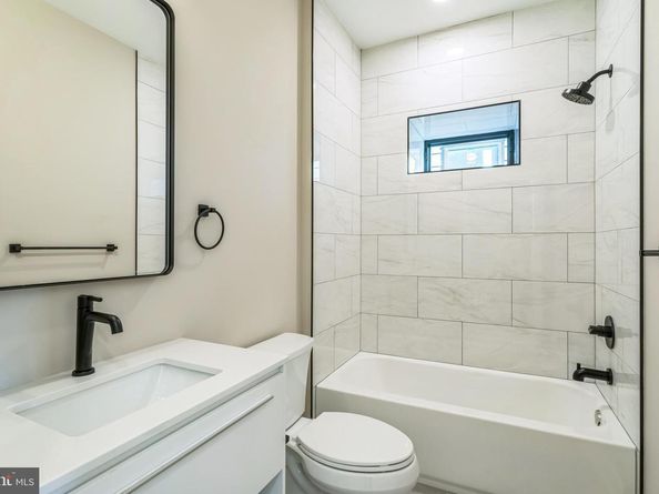 202 Kalos Street, Philadelphia PA 19128