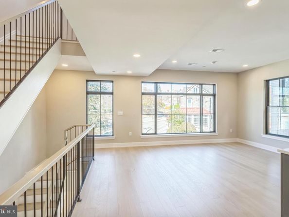 202 Kalos Street, Philadelphia PA 19128