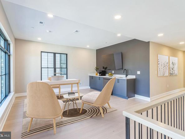 202 Kalos Street, Philadelphia PA 19128