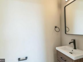 202 Kalos Street, Philadelphia PA 19128