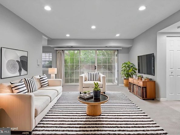 1931 Wilson Lane 101, Mclean VA 22102