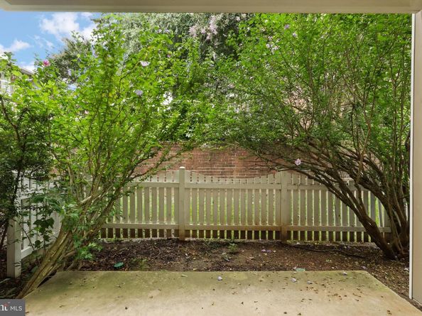 1931 Wilson Lane 101, Mclean VA 22102