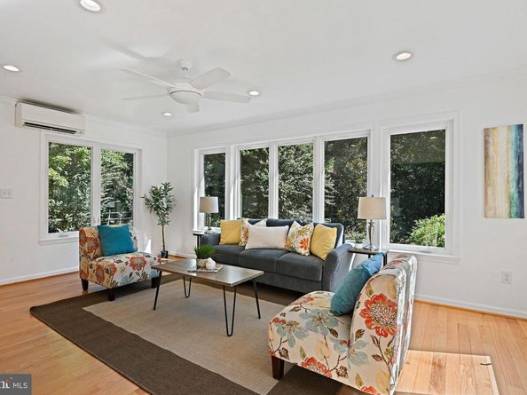1807 Horseback Trail, Vienna VA 22182