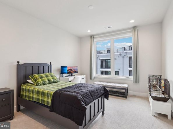 612 Brewster Alley 74, King Of Prussia PA 19406
