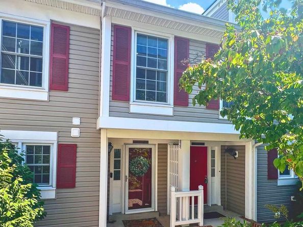 2923 S Woodstock St B, Arlington VA 22206