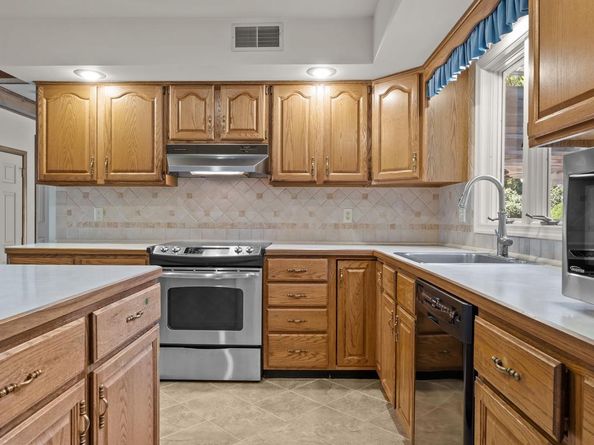 2756 Pickertown Road, Warrington PA 18976