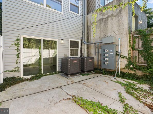 5341 Chestnut Street, Philadelphia PA 19139