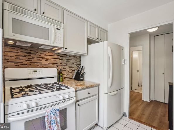 730 24TH Street NW 205, Washington DC 20037
