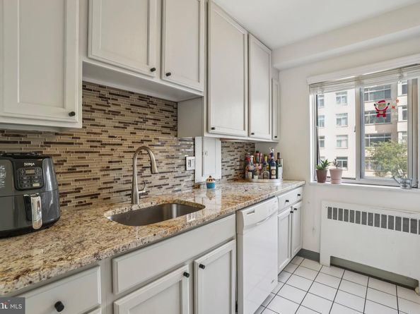 730 24TH Street NW 205, Washington DC 20037
