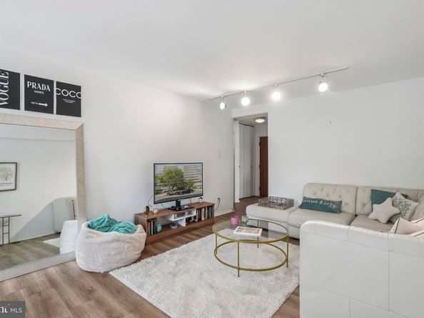 730 24TH Street NW 205, Washington DC 20037