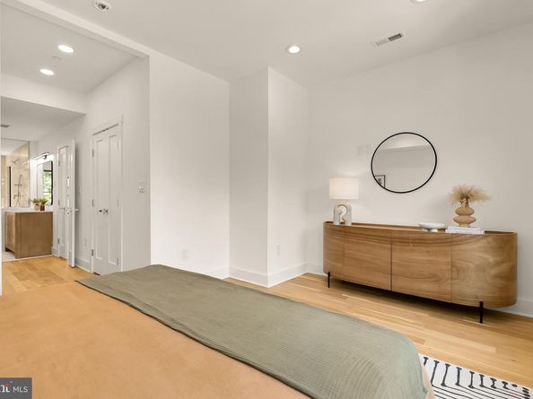 1205 10TH Street NW 1, Washington DC 20001