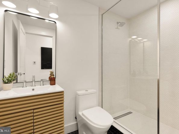 1205 10TH Street NW 1, Washington DC 20001