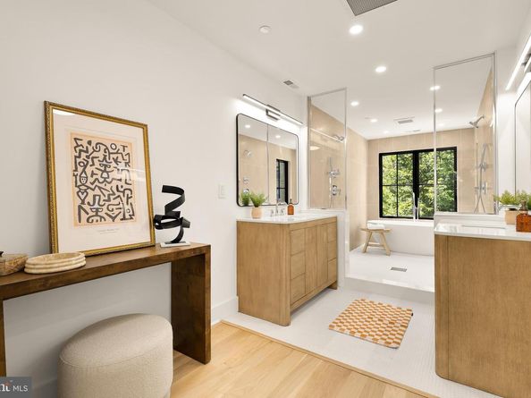 1205 10TH Street NW 1, Washington DC 20001