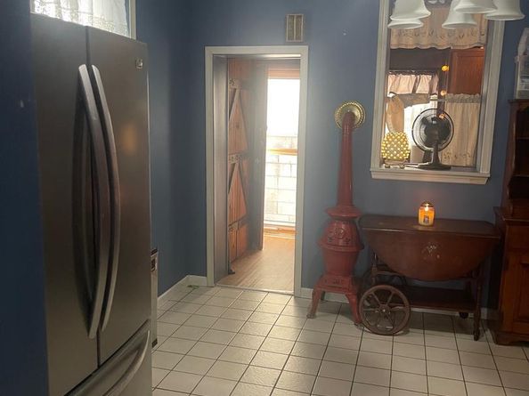 2411 S 4TH Street, Philadelphia PA 19148