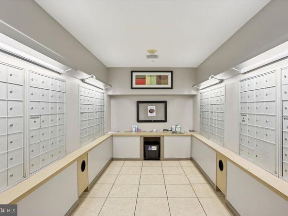 1021 N Garfield Street 806, Arlington VA 22201