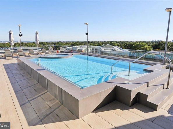 1021 N Garfield Street 806, Arlington VA 22201
