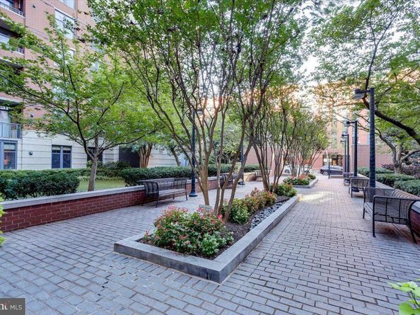 1021 N Garfield Street 806, Arlington VA 22201
