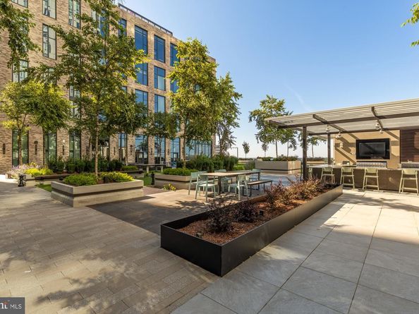 1650 Silver Hill Drive 1205, Mclean VA 22102