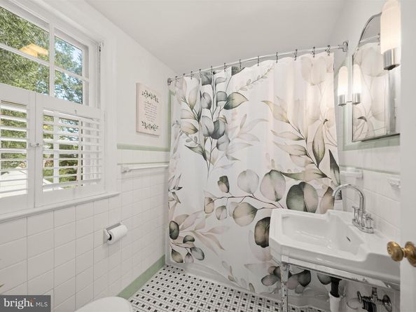 2833 Northampton Street NW, Washington DC 20015